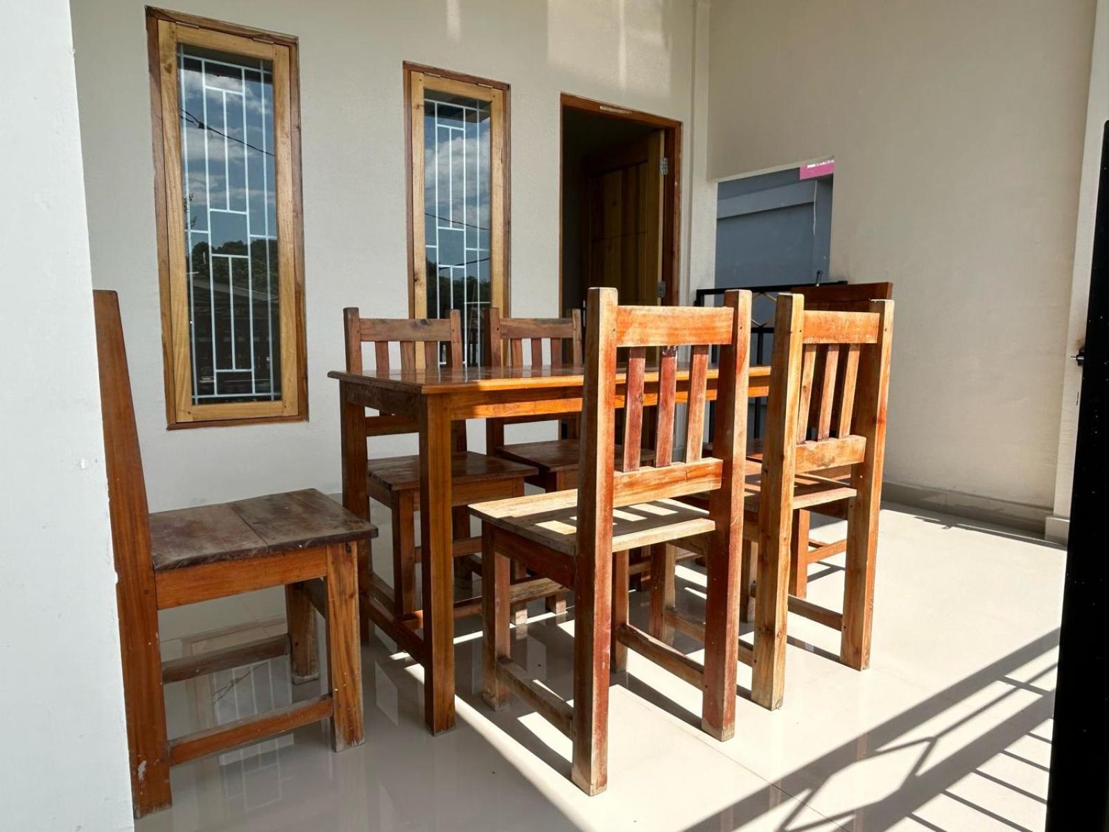 Four-G Home Stay & Komodo Tour Labuan Bajo Eksteriør billede