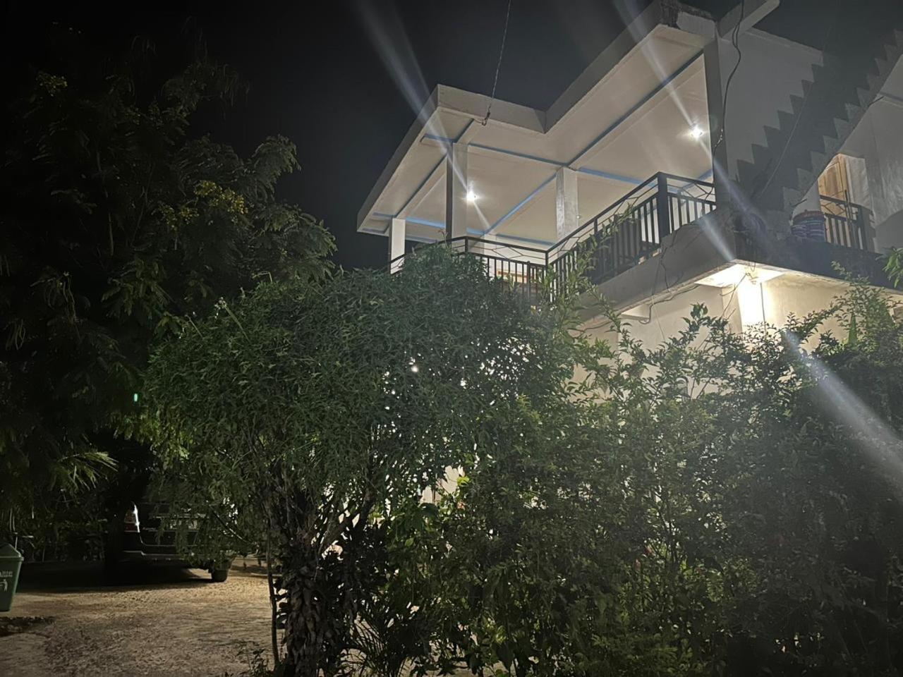 Four-G Home Stay & Komodo Tour Labuan Bajo Eksteriør billede