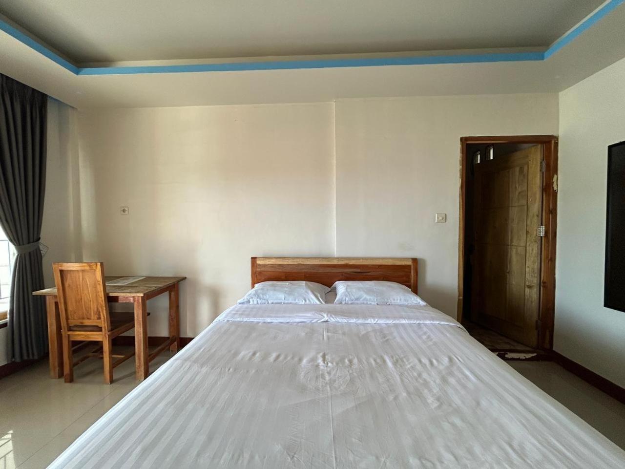Four-G Home Stay & Komodo Tour Labuan Bajo Eksteriør billede