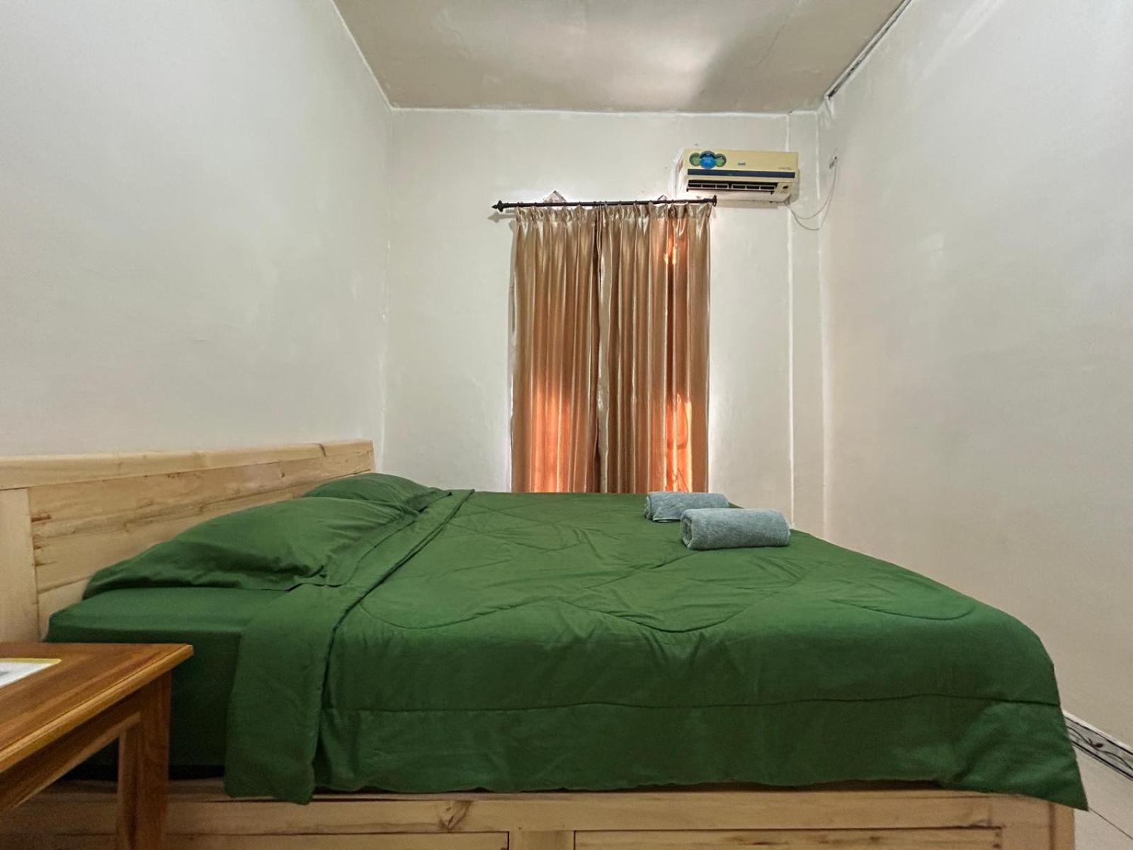 Four-G Home Stay & Komodo Tour Labuan Bajo Eksteriør billede